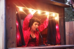 Le PeepShow 002 * 5184 x 3456 * (6.54MB)